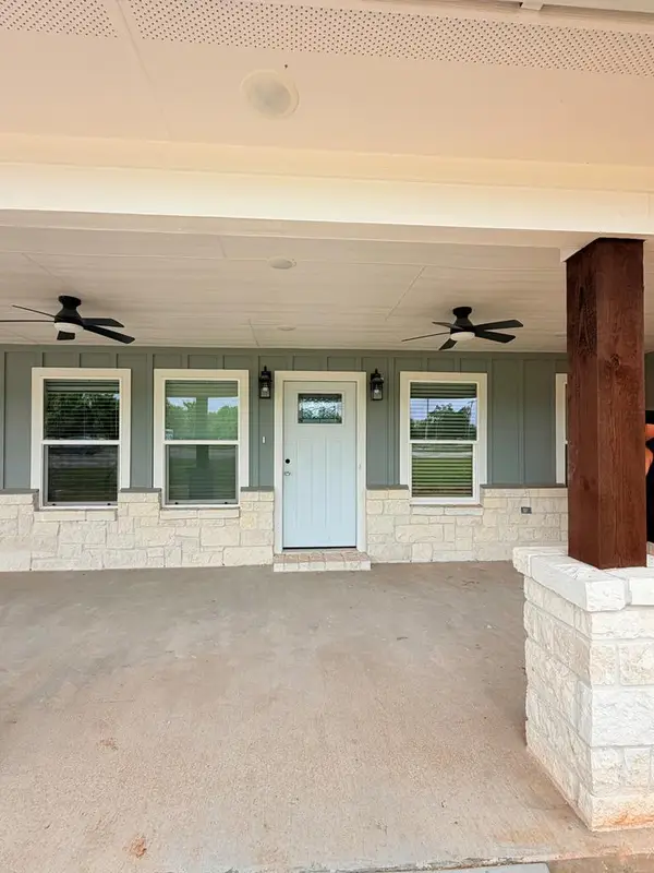 301 301 E San Bernard St, Brazoria, TX 77422