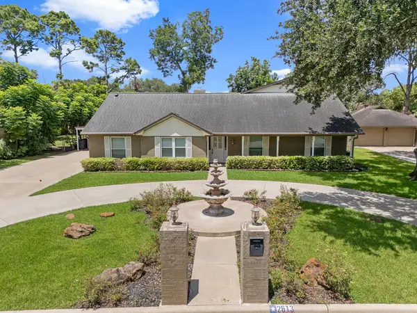 2613 Oak Drive, Bay City, TX 77414