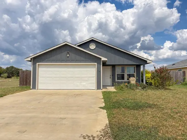 714 Flycatcher, Palacios, TX 77465