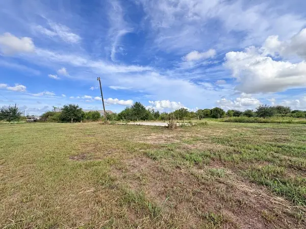 102 COUNTY ROAD, Bay City, TX 77414