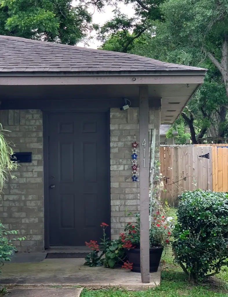 409-411 Hurst Place, Angleton, TX 77515 - Image #2