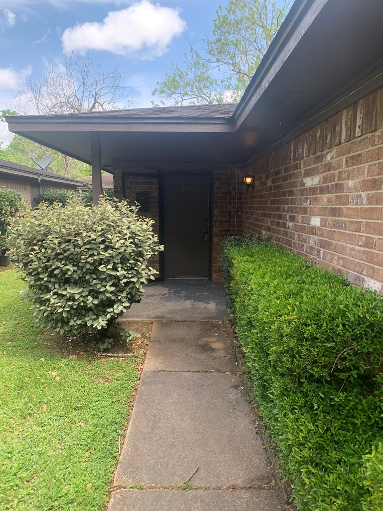717-719 Cincinnati St., Angleton, TX 77515 - Image #2