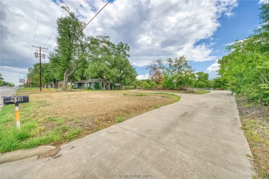 918 E Main Street, Madisonville, TX 77864 - #2