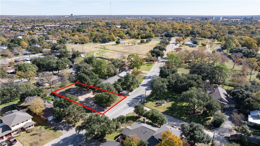 3809 Carter Creek Parkway, Bryan, TX 77802 - BHGRE