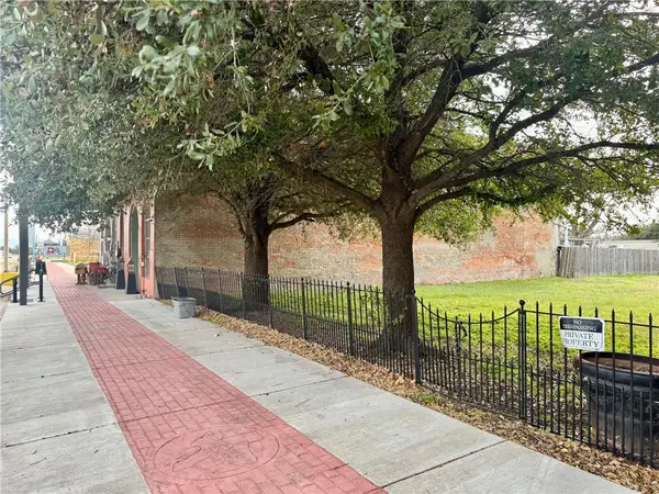 703/705 S Main Street, Calvert, TX 77837