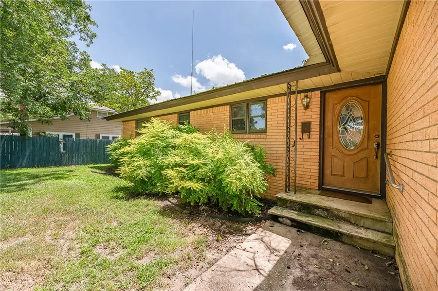 409 Buffalo Street W, Caldwell, TX 77836 - Image #2