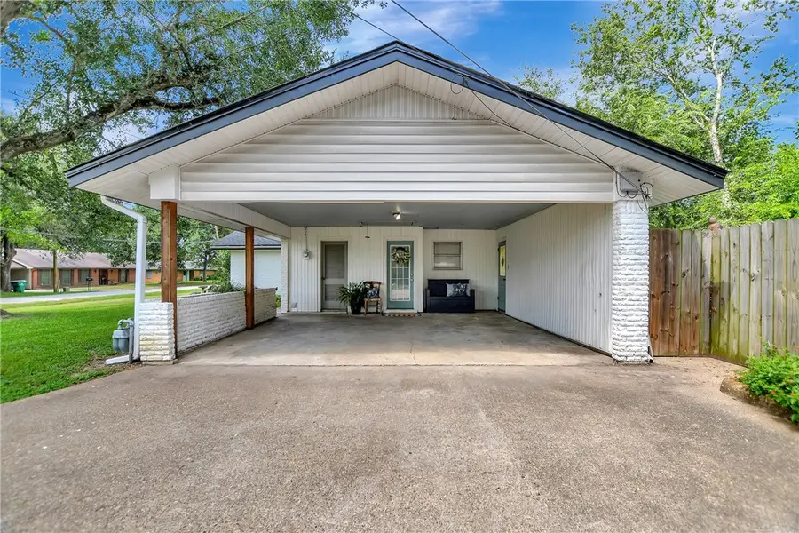 202 W Limit Street, Madisonville, TX 77864 - #3