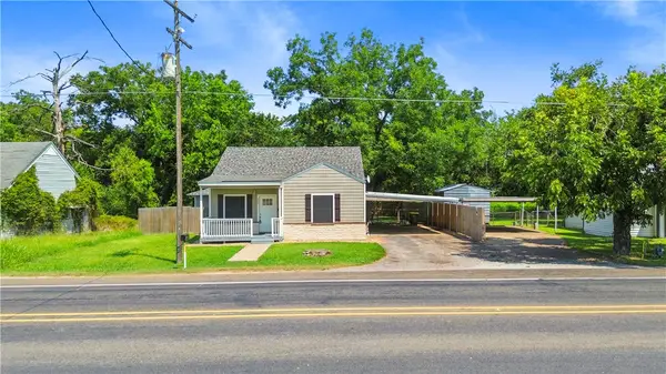 207 N Commerce Street, Bremond, TX 76629