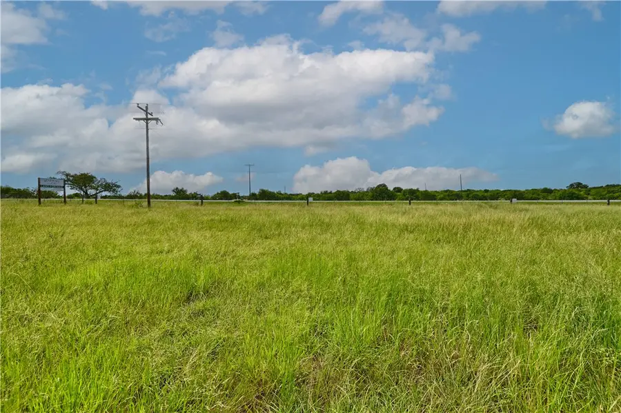 106 Sunny Day Dr, Red Rock, TX 78662 - #2