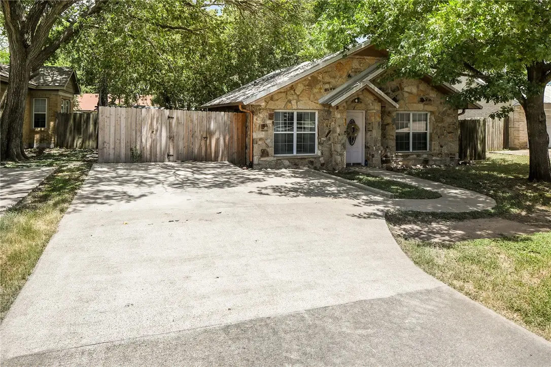406 W 24th Street, Bryan, TX 77803 - Image #1