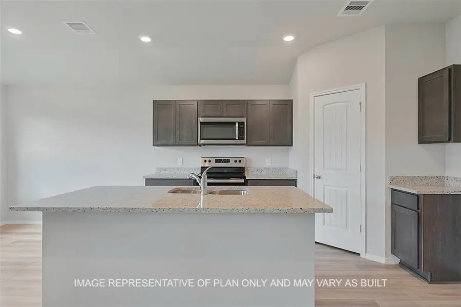 5401 Bear, Bryan, TX 77803 - Image #3