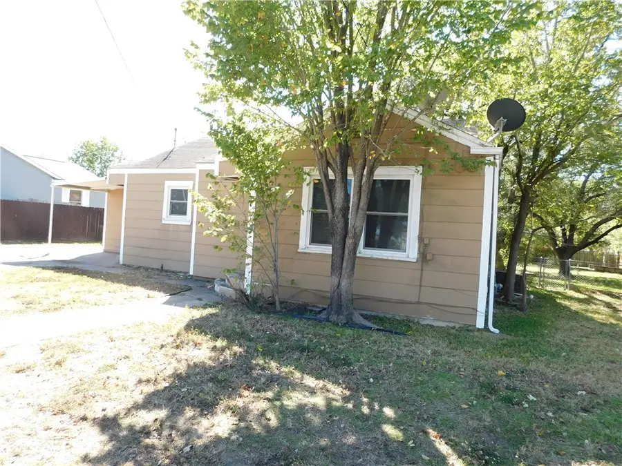 3129 E Villa Maria Road, Bryan, TX 77803 - Image #3