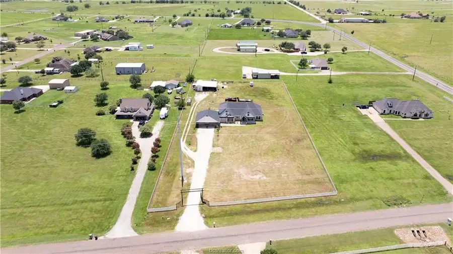 3553 N Country Drive, Bryan, TX 77808 - Image #2