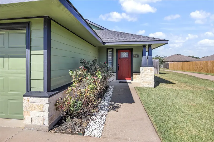 916 Crested Point Drive, College Station, TX 77845 - Image #2