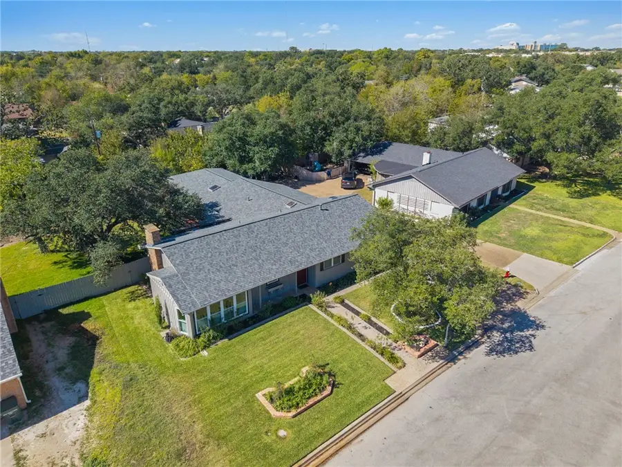 3802 Sunnybrook Lane, Bryan, TX 77802 - Image #2
