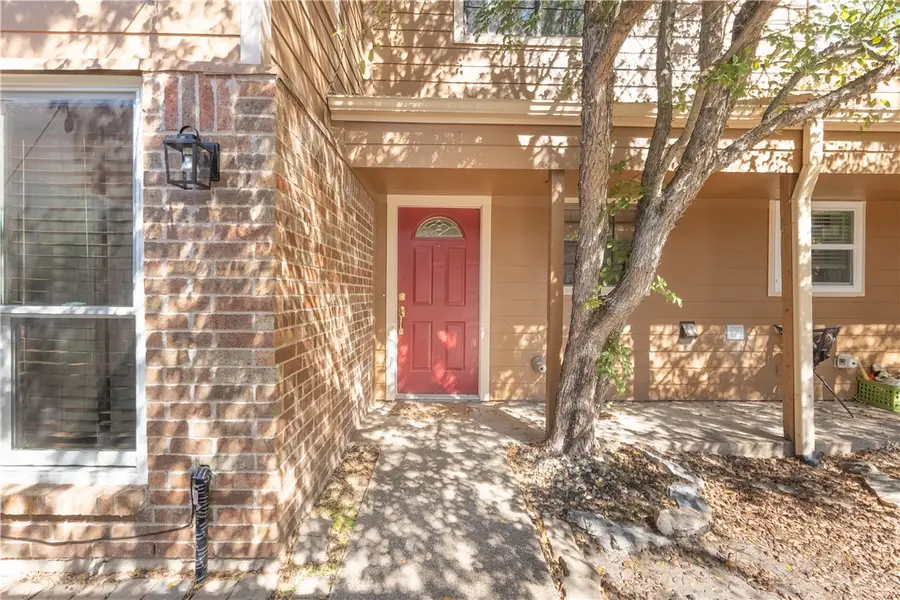 2827 Oakside Drive, Bryan, TX 77802 - Image #3