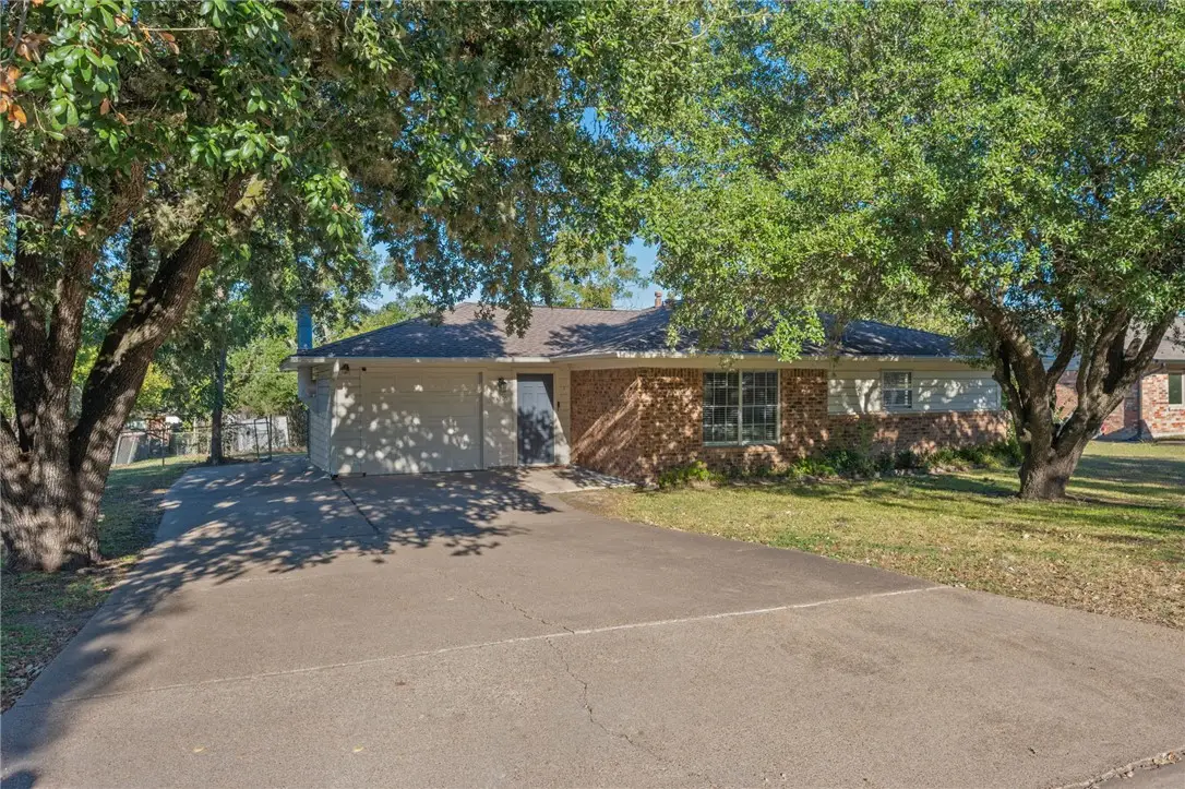 1305 Laura Lane, College Station, TX 77840 - Image #1