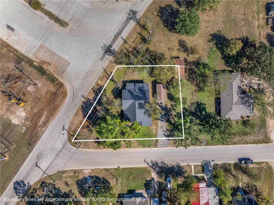 1002 N Banks Street, Caldwell, TX 77836 - Image #2