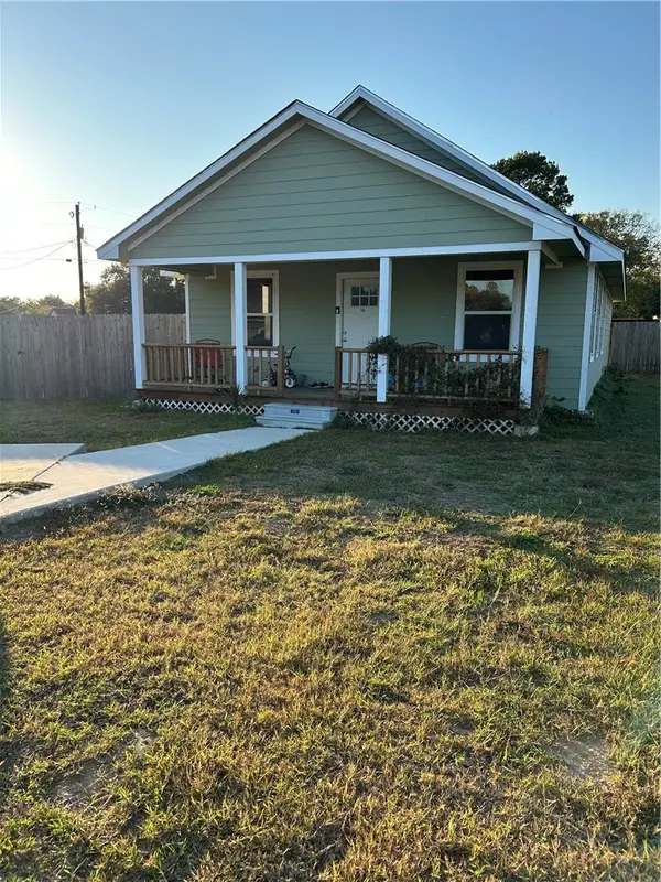 16 Lenora Drive, Hearne, TX 77859