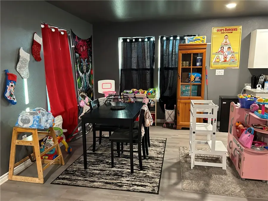 16 Lenora Drive, Hearne, TX 77859 - Image #2