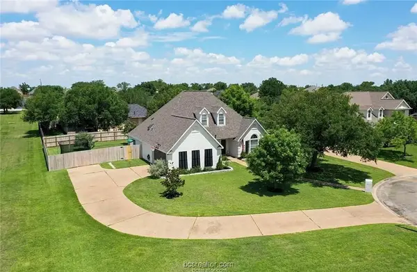 701 Putter Court, College Station, TX 77845