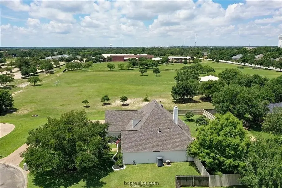 701 Putter Court, College Station, TX 77845 - Image #3
