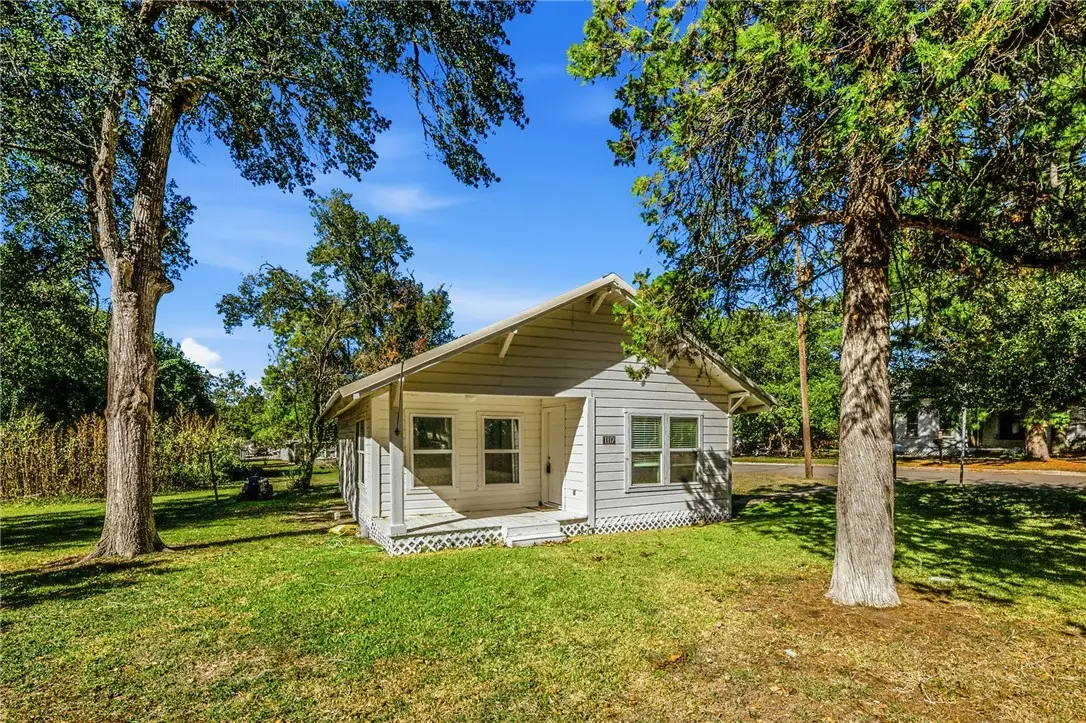 1117 Sycamore Street, Navasota, TX 77868 - Image #1