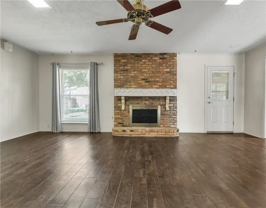 3604 Oak Hill Drive, Bryan, TX 77802 - Image #2