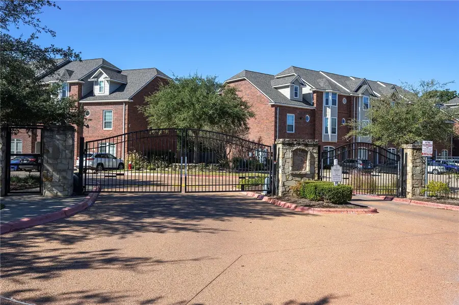 305 Holleman Drive E #402, College Station, TX 77840 - Image #2