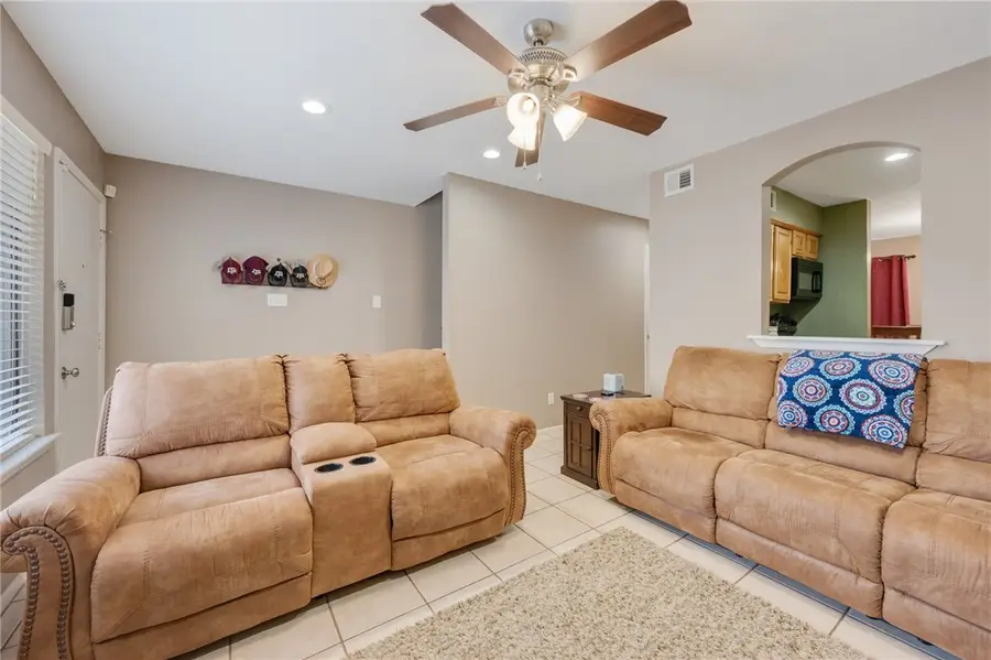 1902 Dartmouth #Q-4, College Station, TX 77840 - Image #2