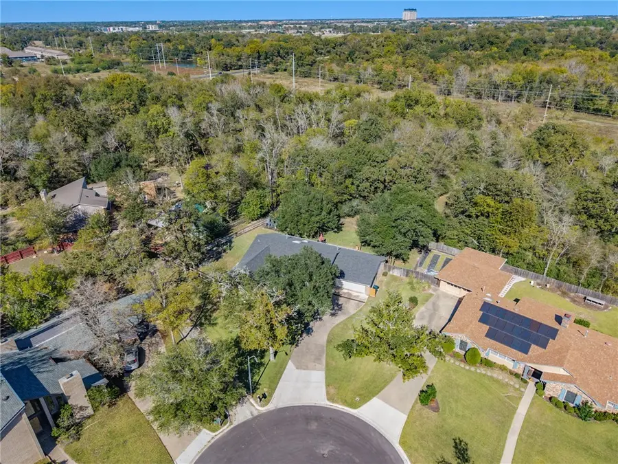 6401 Windwood Drive, College Station, TX 77845 - Image #2