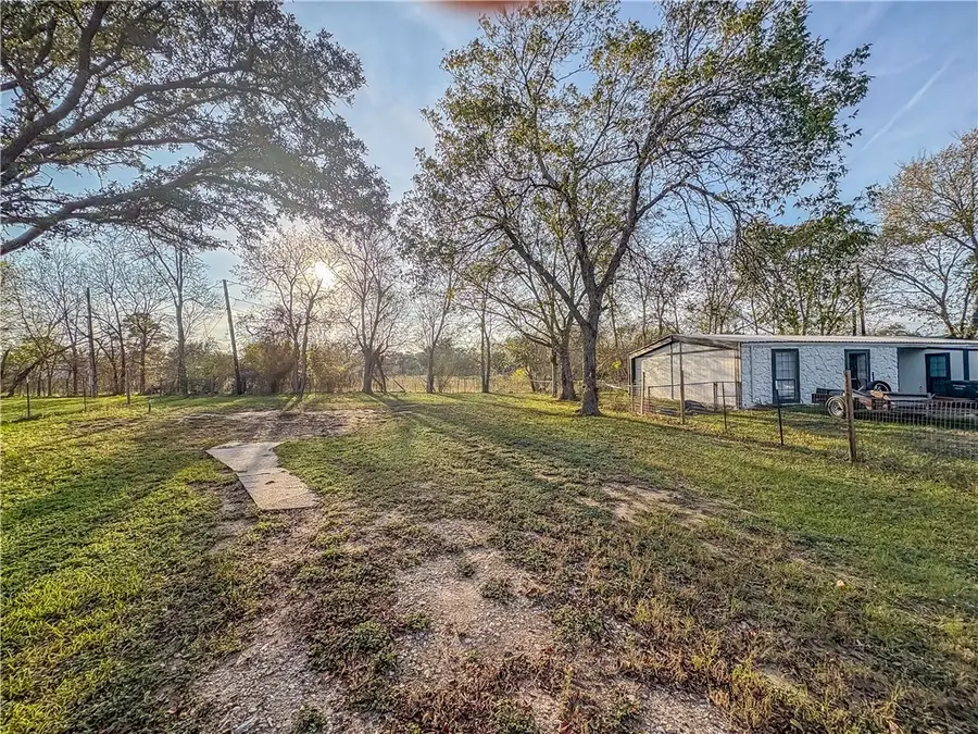 907 Westview, Caldwell, TX 77836 - Image #3
