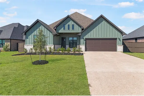 4388 Iron Mountain Dr, Bryan, TX 77802