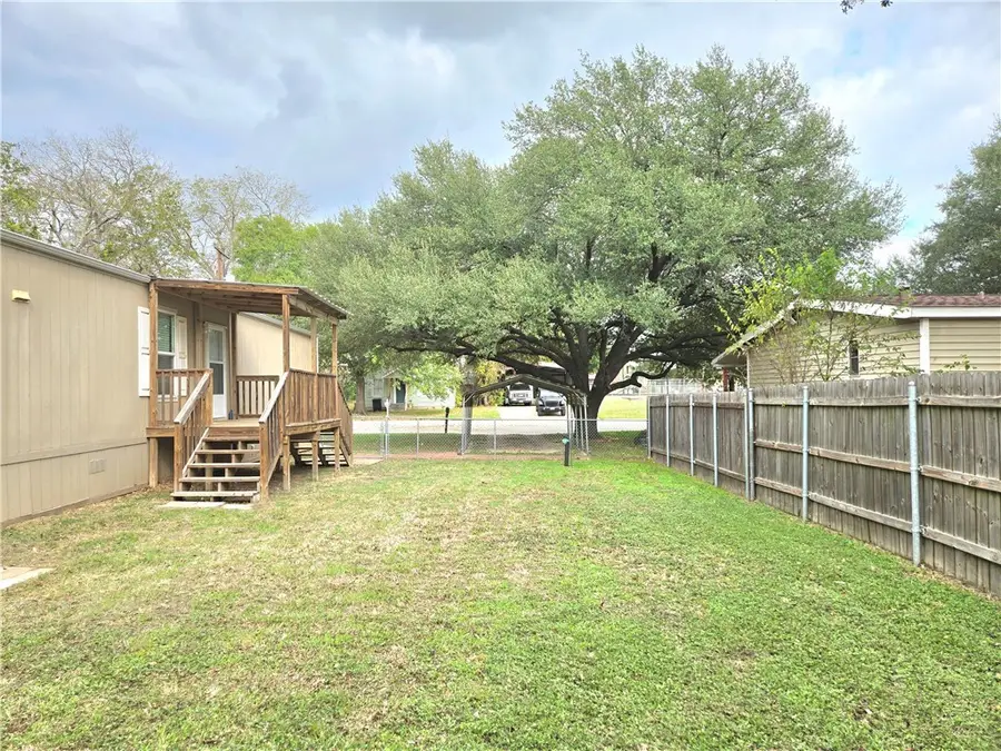 304 S. Moore Street, Caldwell, TX 77836 - Image #2