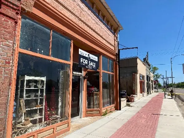 720 S Main, Calvert, TX 77837