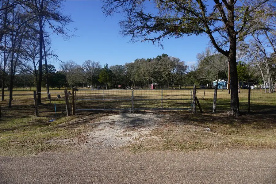 780 N Berry Ridge, Caldwell, TX 77836 - Image #3