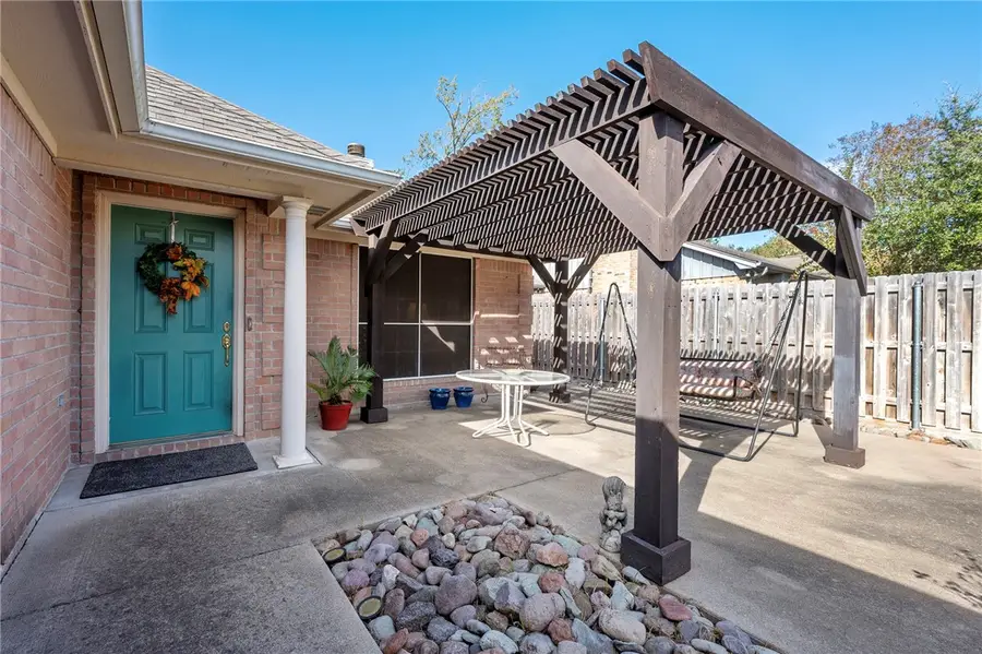 1206 Brook Hollow Court, Bryan, TX 77802 - Image #2