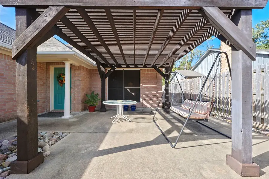 1206 Brook Hollow Court, Bryan, TX 77802 - Image #3