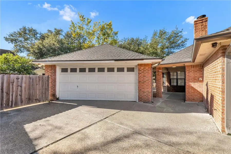 204 Hearthstone Circle, College Station, TX 77840 - Image #3