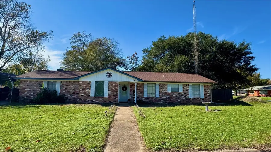 902 S Easterwood Street, Hearne, TX 77859 - Image #2