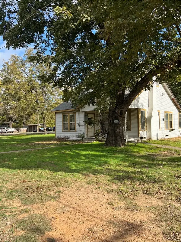 506 Fulton Street, Hearne, TX 77859