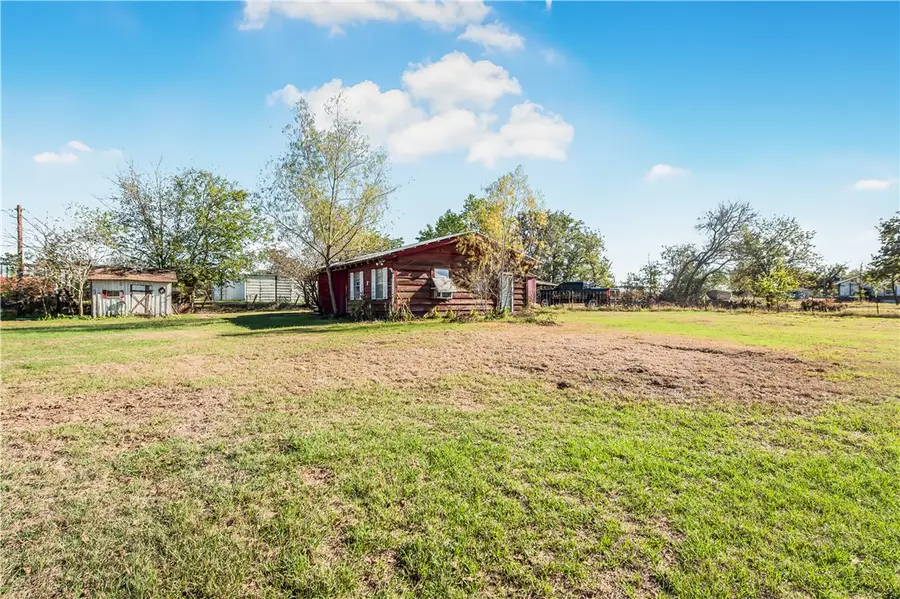 103 Leaning Oaks Street, Somerville, TX 77879 - Image #2