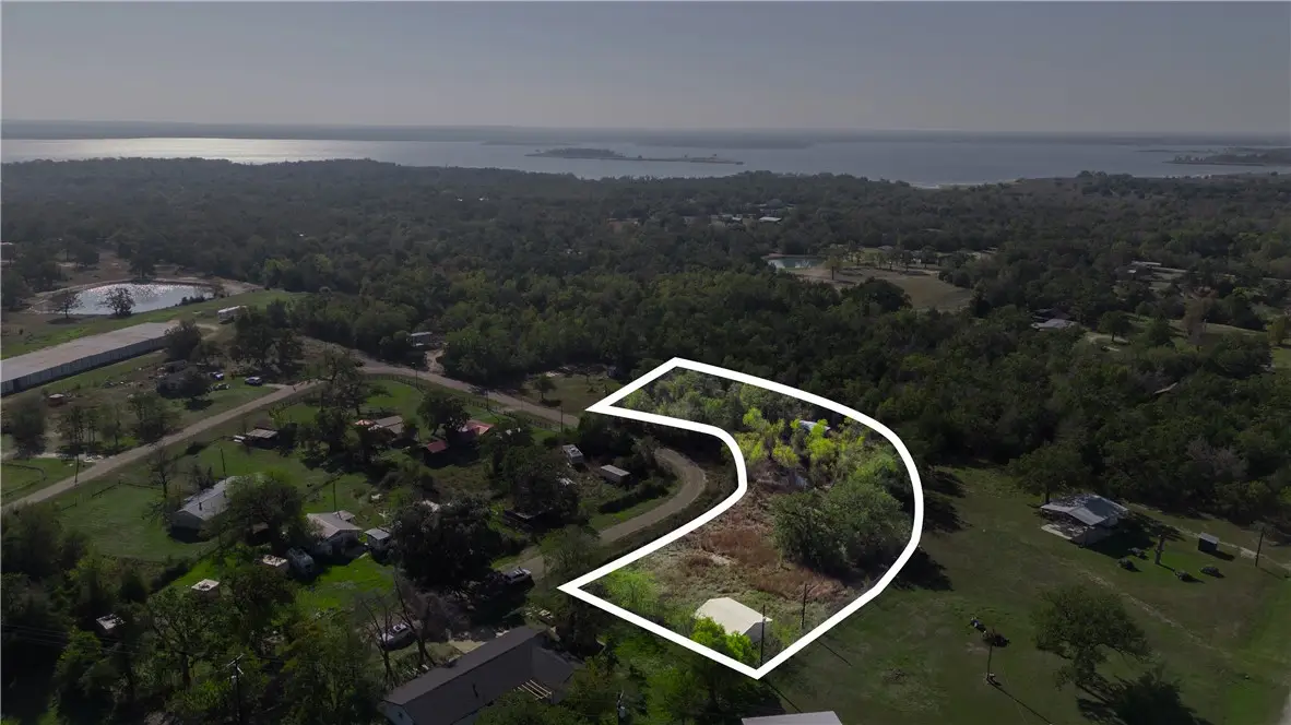 106 Shady Oaks Lane, Somerville, TX 77879 - Image #1