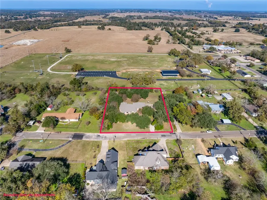 417 W Morgan Street, Franklin, TX 77856 - Image #2