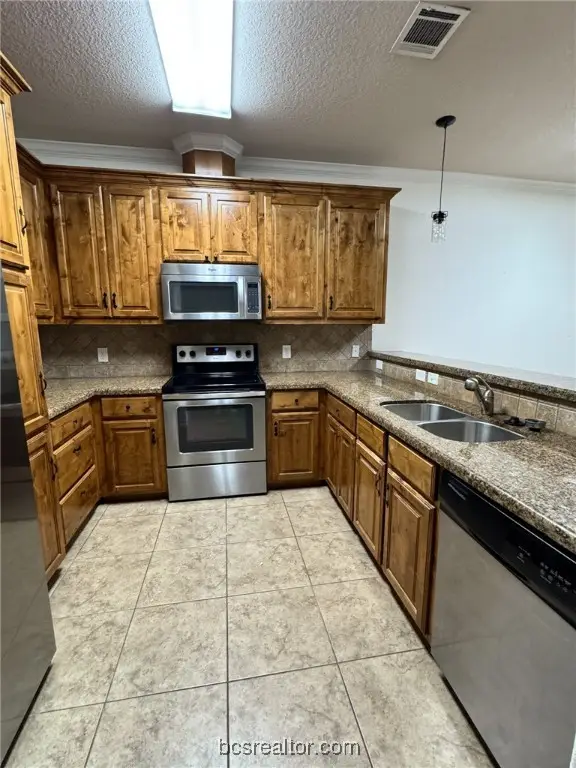 3807 Silverthorne Lane Lane, College Station, TX 77845 - Image #3