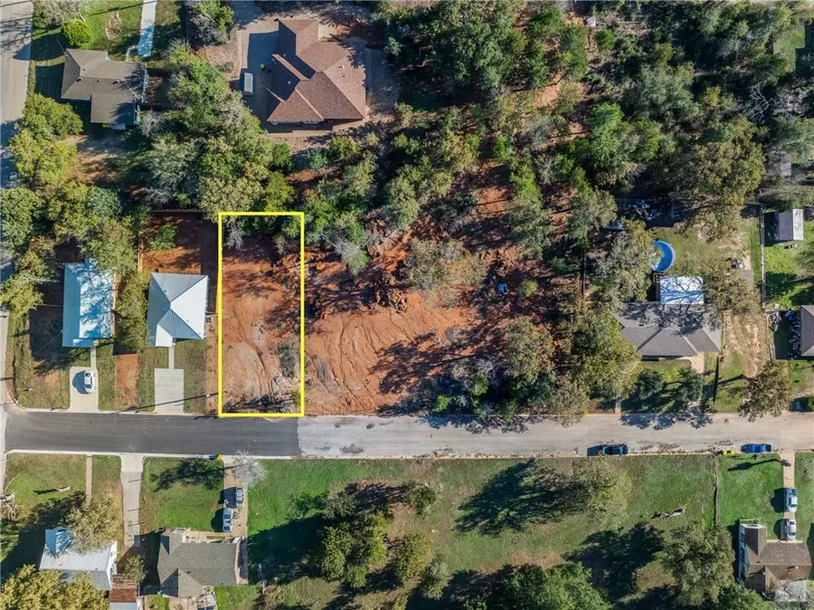 121 Crestway Street, Hearne, TX 77859 - Image #2