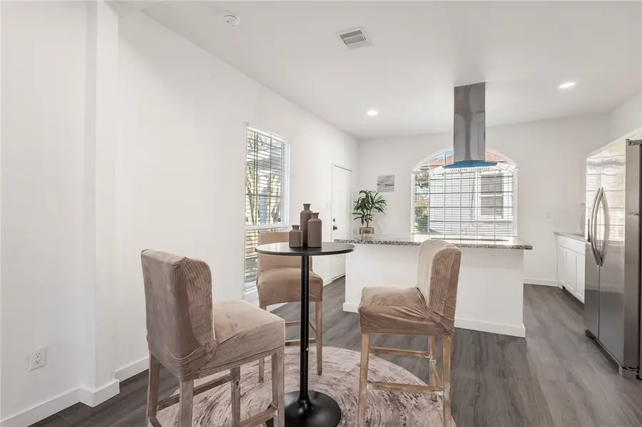 906 E Washington Avenue, Navasota, TX 77868 - #3