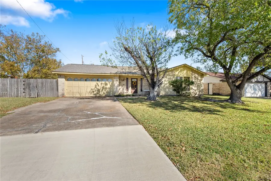 2901 Oakside Drive, Bryan, TX 77802 - Image #3