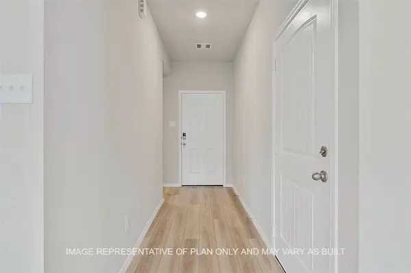 2240 Jeter Dr, Bryan, TX 77803