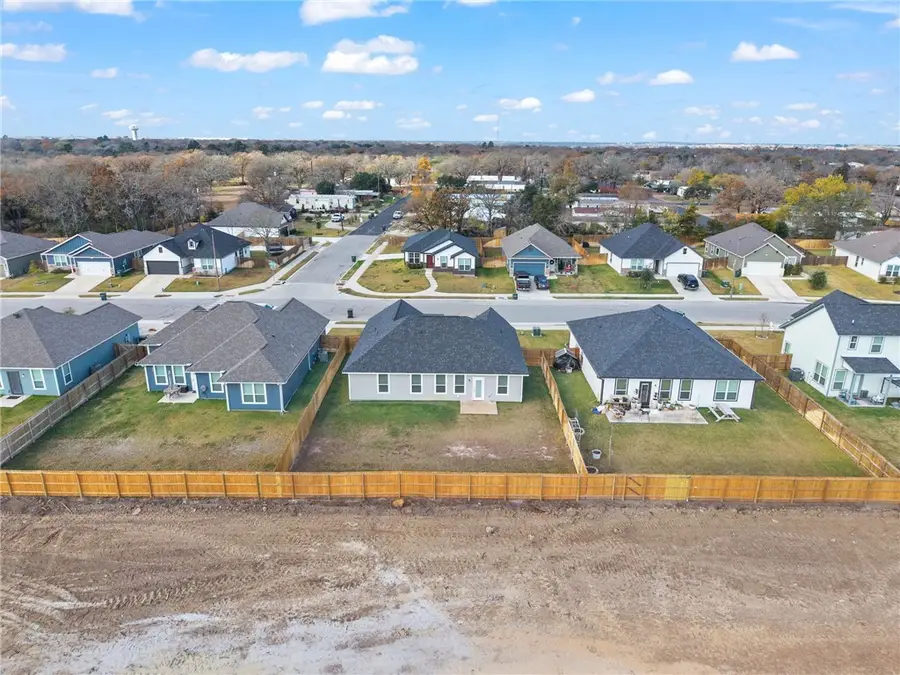 2502 Lightfoot Lane, Bryan, TX 77803 - Image #3